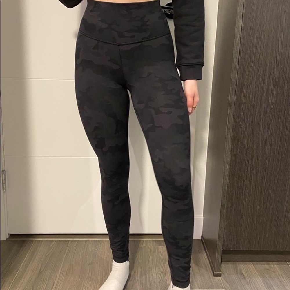 Lululemon classic wunder under CAMO